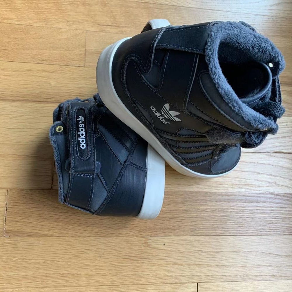 Shoes - Picture 4 of 6